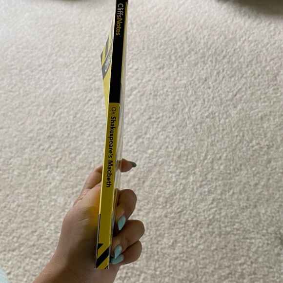 Macbeth CliffsNotes - Picture 3 of 3